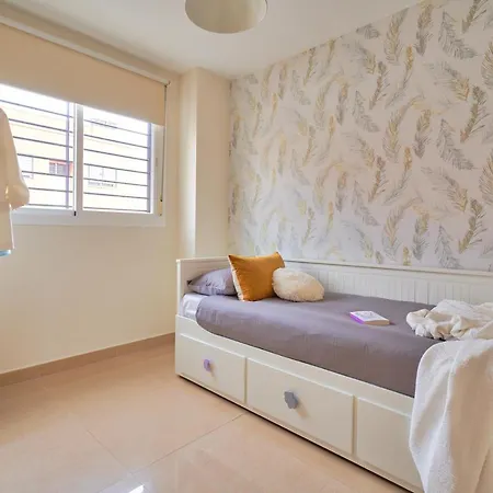 La Macarena Airport Apartment Malaga Exterior photo