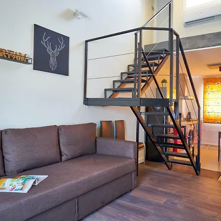 La Macarena Airport Apartment Malaga Exterior photo